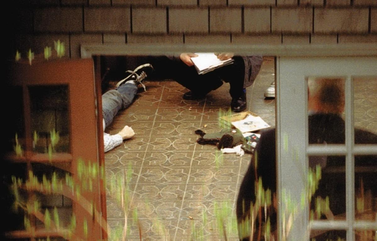 Kurt Cobain death scene photographs released